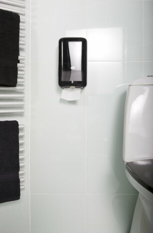 Dozer papirja v lističih je odličen za malo do zmerno obiskane toaletne prostore. Posamično podajanje brisač zagotavlja manj porabe in več higiene.